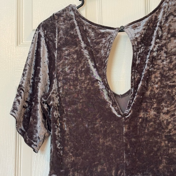 Soft & Sexy Elegant Velvet Mini Dress in Brown Size M - Picture 4 of 4